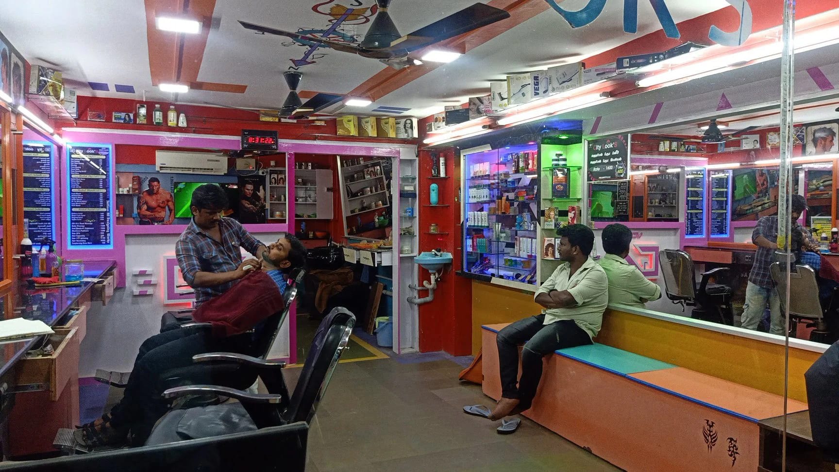 City Look’S Family Saloon