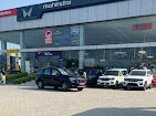 Mahindra Mighty Autowheels – SUV & Commercial Vehicle Showroom