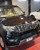 Mahindra Mighty Autowheels – SUV & Commercial Vehicle Showroom